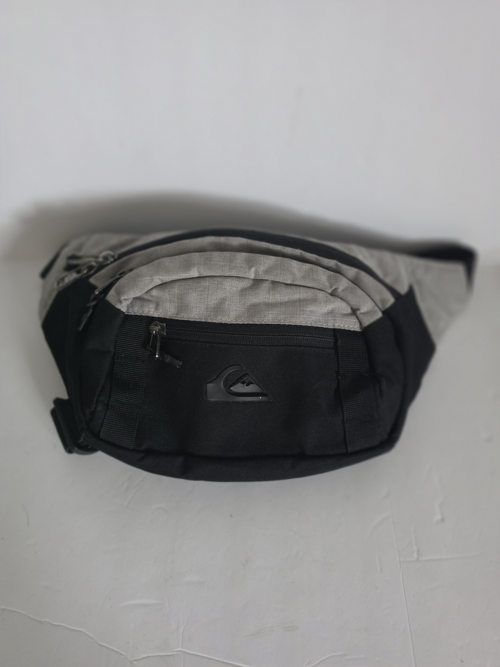 Quiksilver Two-Tone Grey & Black Waist Pack